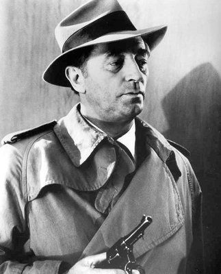 1975_film_farewell_my_lovely_robert_mitchum_01.jpg